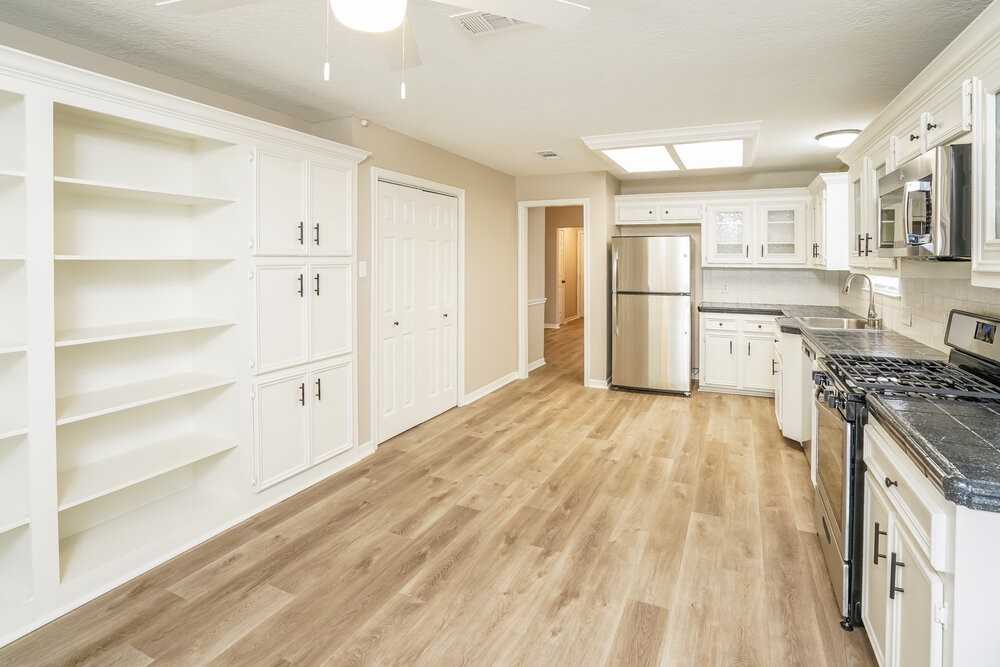 17311 Modbury St - Photo 6 of 16