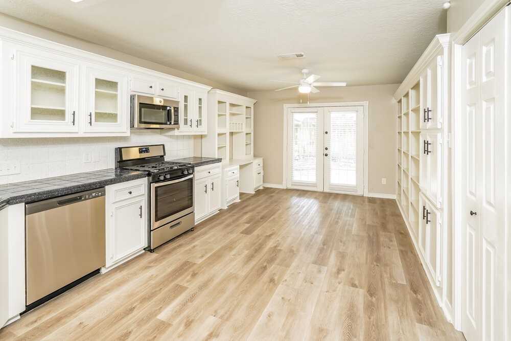 17311 Modbury St - Photo 7 of 16