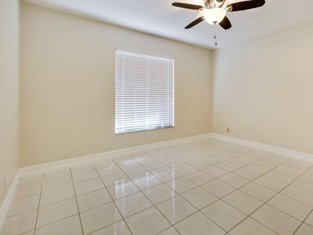 21020 Woodspring Ave - Photo 7 of 16