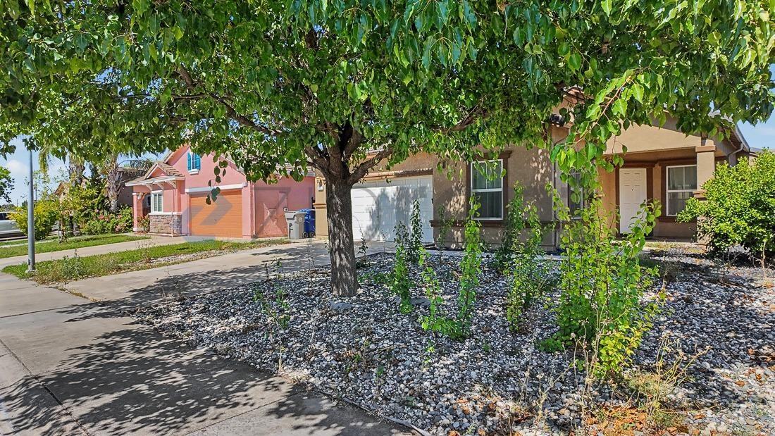581 Summer Garden Way - Photo 4 of 49