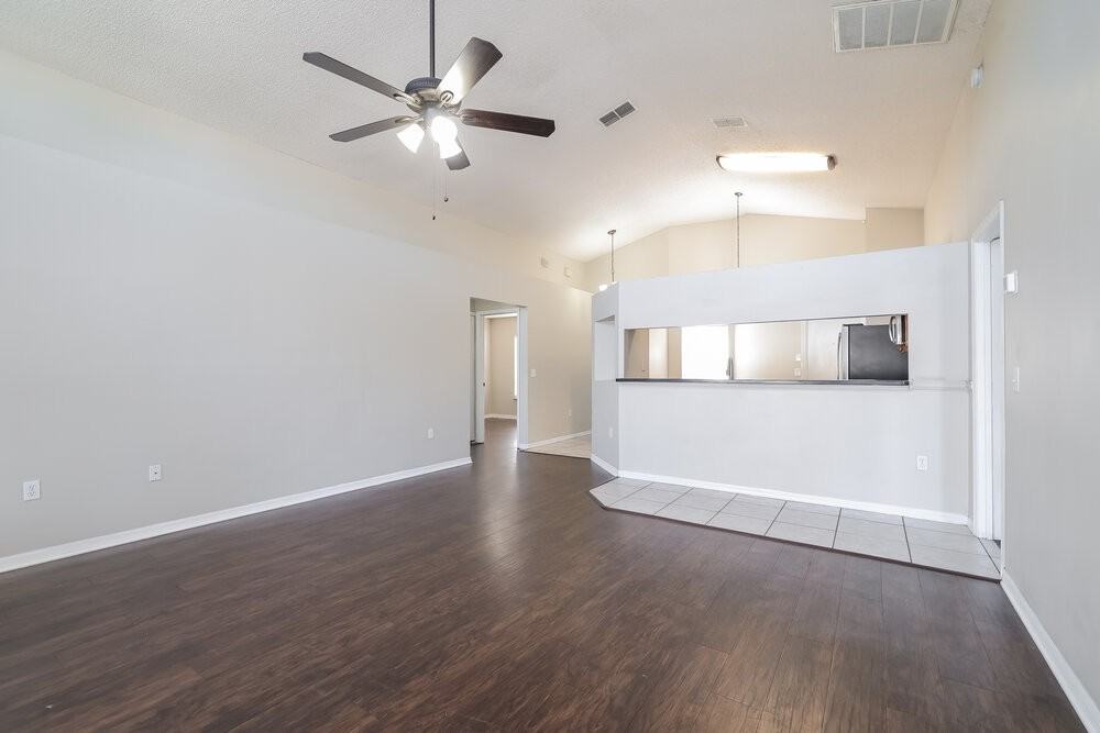 931 Rivecon Ave - Photo 4 of 16