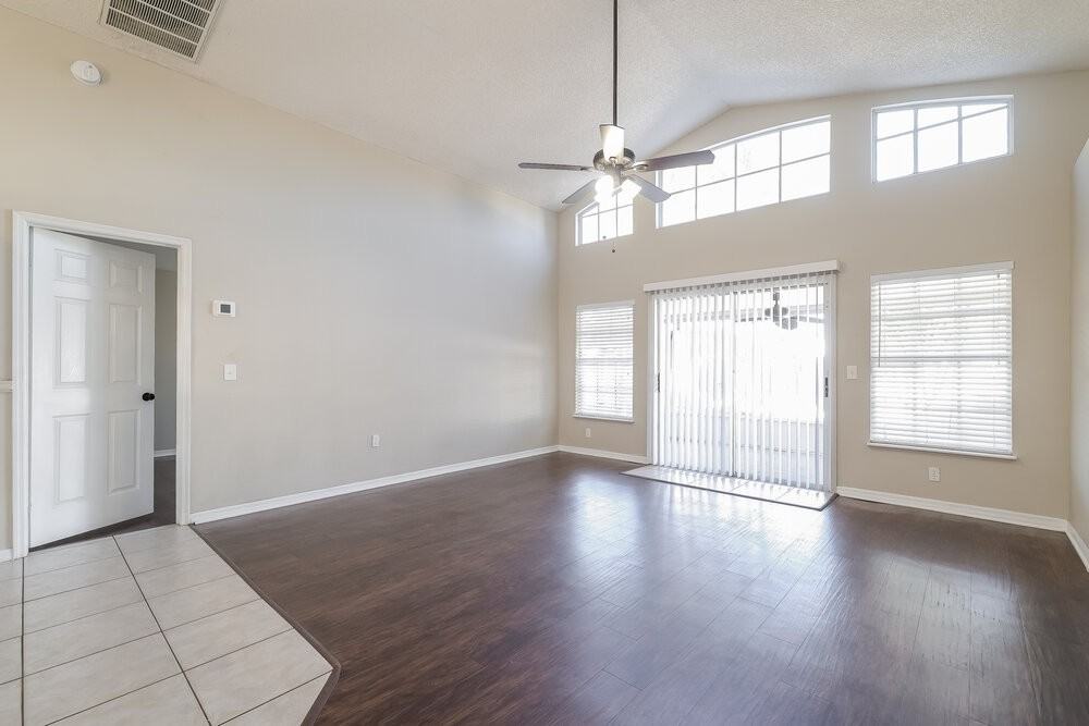 931 Rivecon Ave - Photo 5 of 16