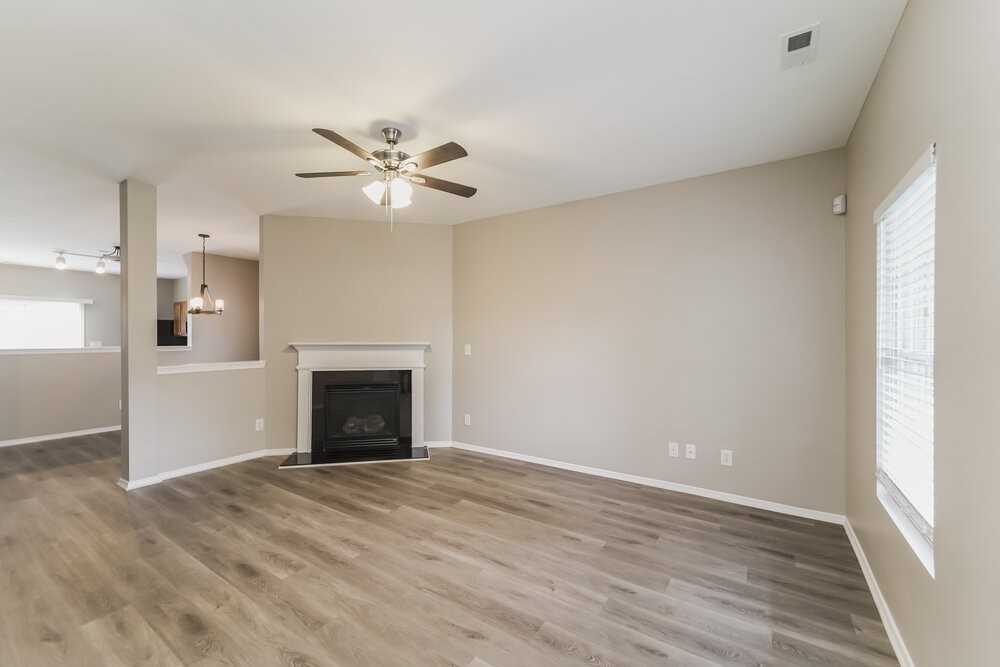 4522 Carnfeld Ln - Photo 5 of 17