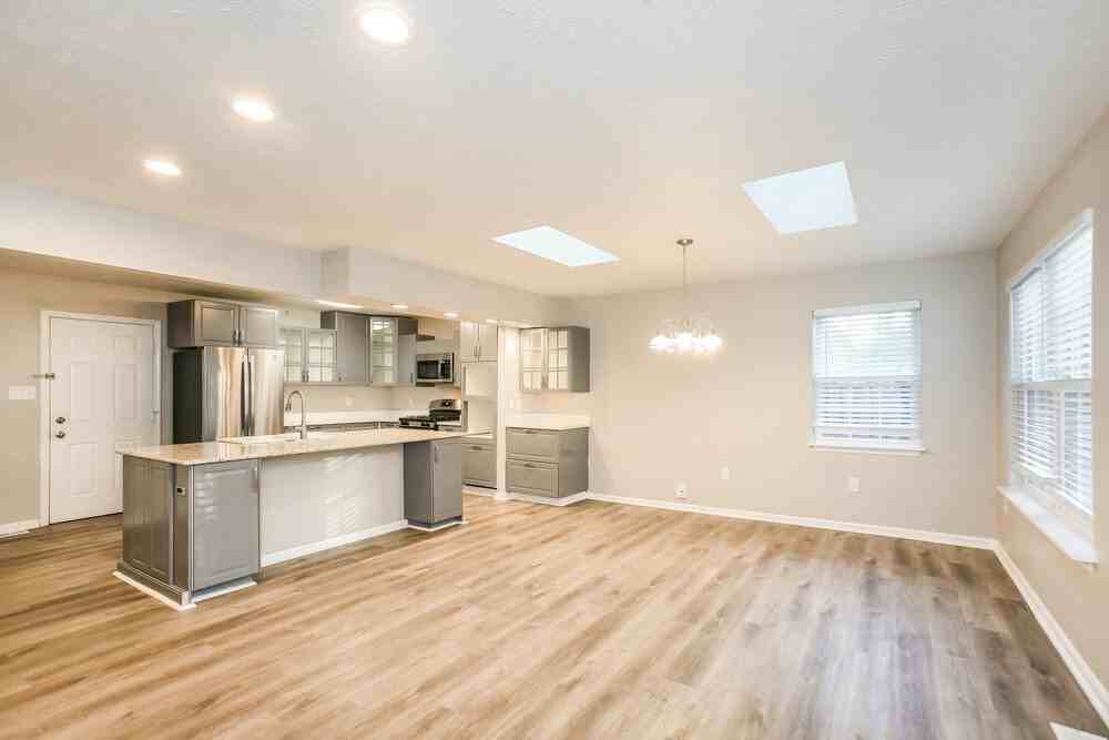 705 Firethorn Cir - Photo 6 of 16