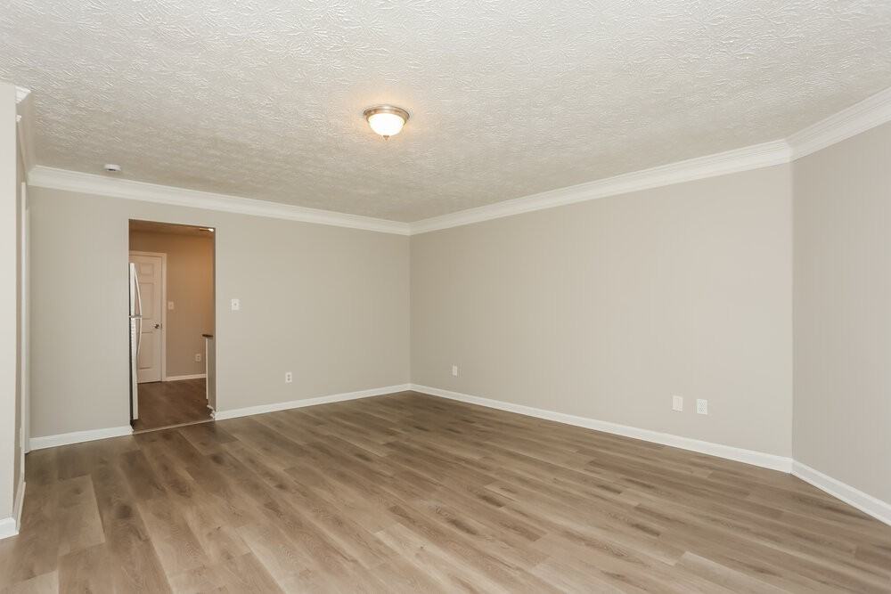 1343 Ling Dr - Photo 4 of 16