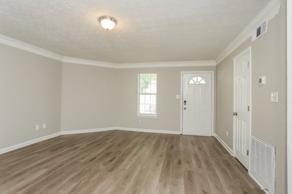 1343 Ling Dr - Photo 5 of 16