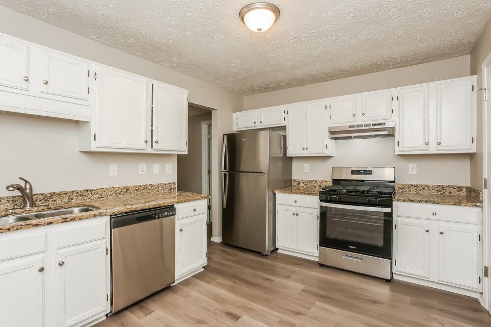 1343 Ling Dr - Photo 6 of 16