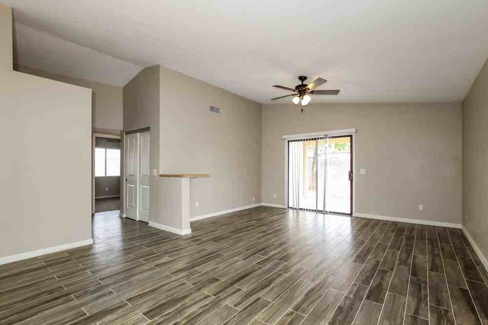 709 N 2nd St - Photo 4 of 15