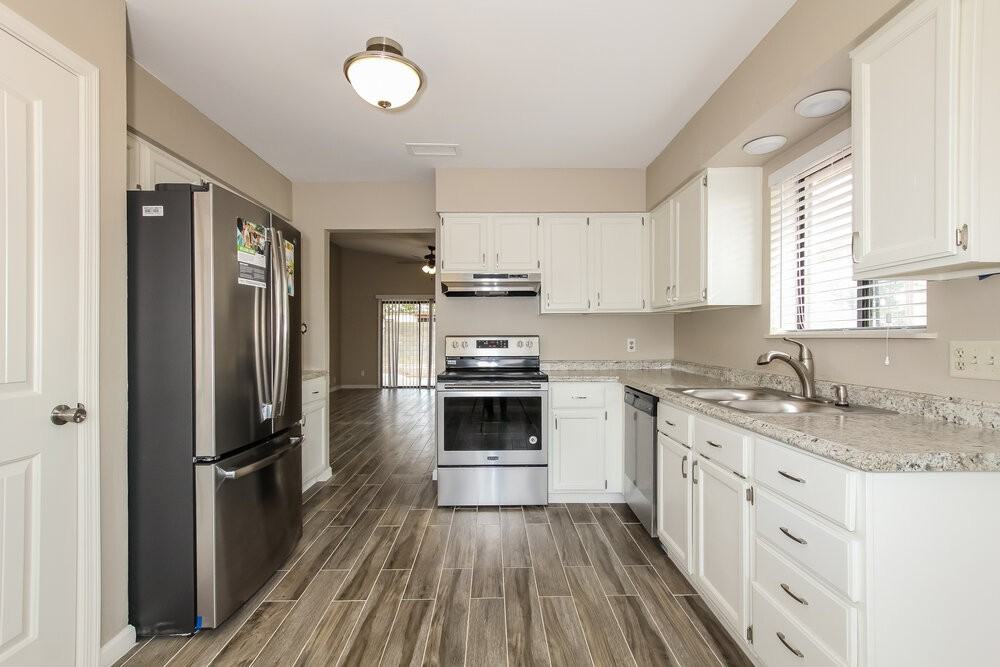 709 N 2nd St - Photo 6 of 15