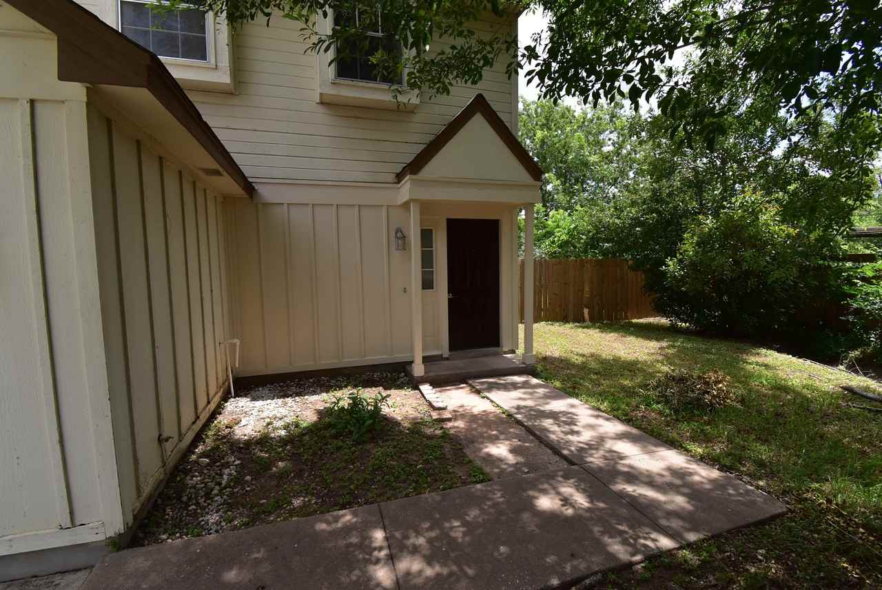 604 Riley Cv - Photo 3 of 27