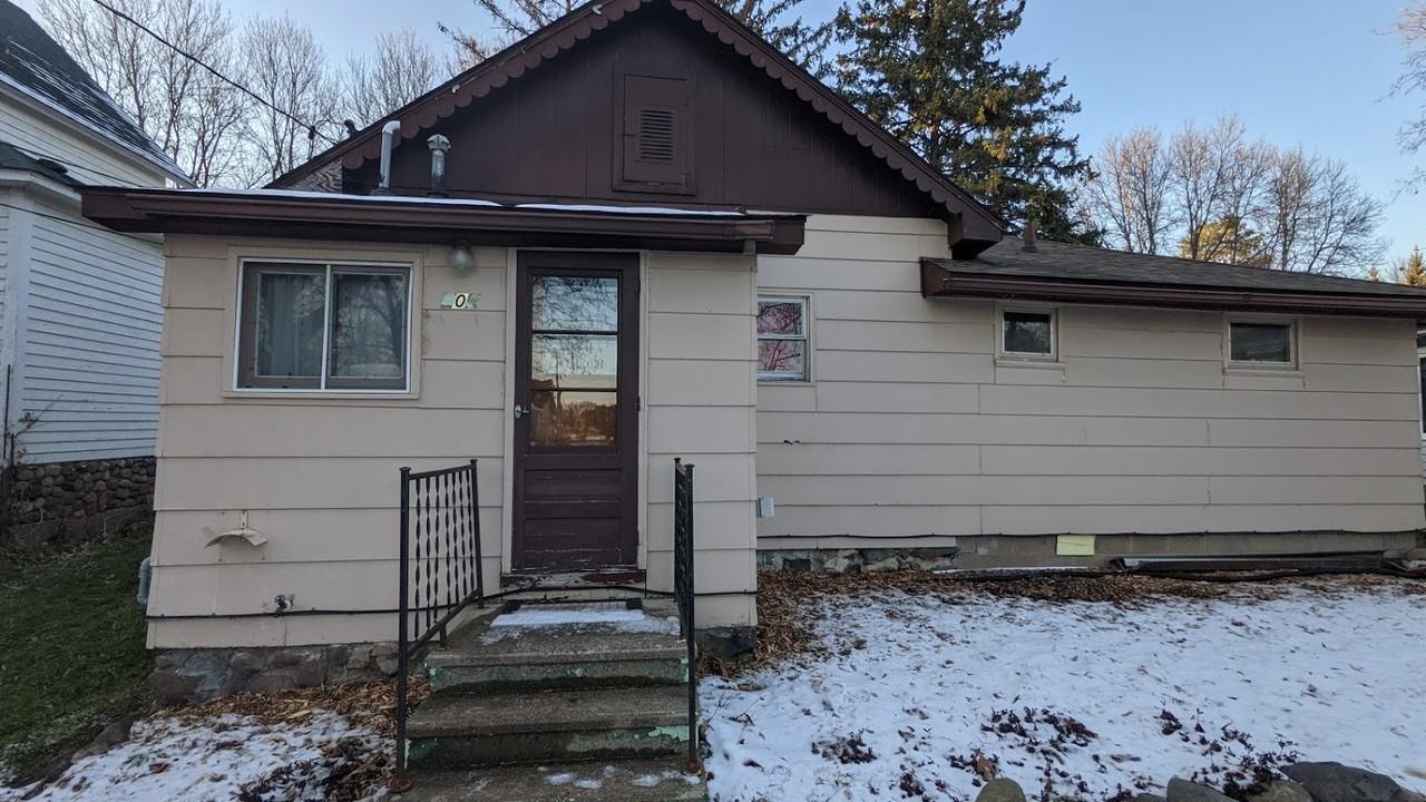 15921 W 3rd St - Photo 3 of 10