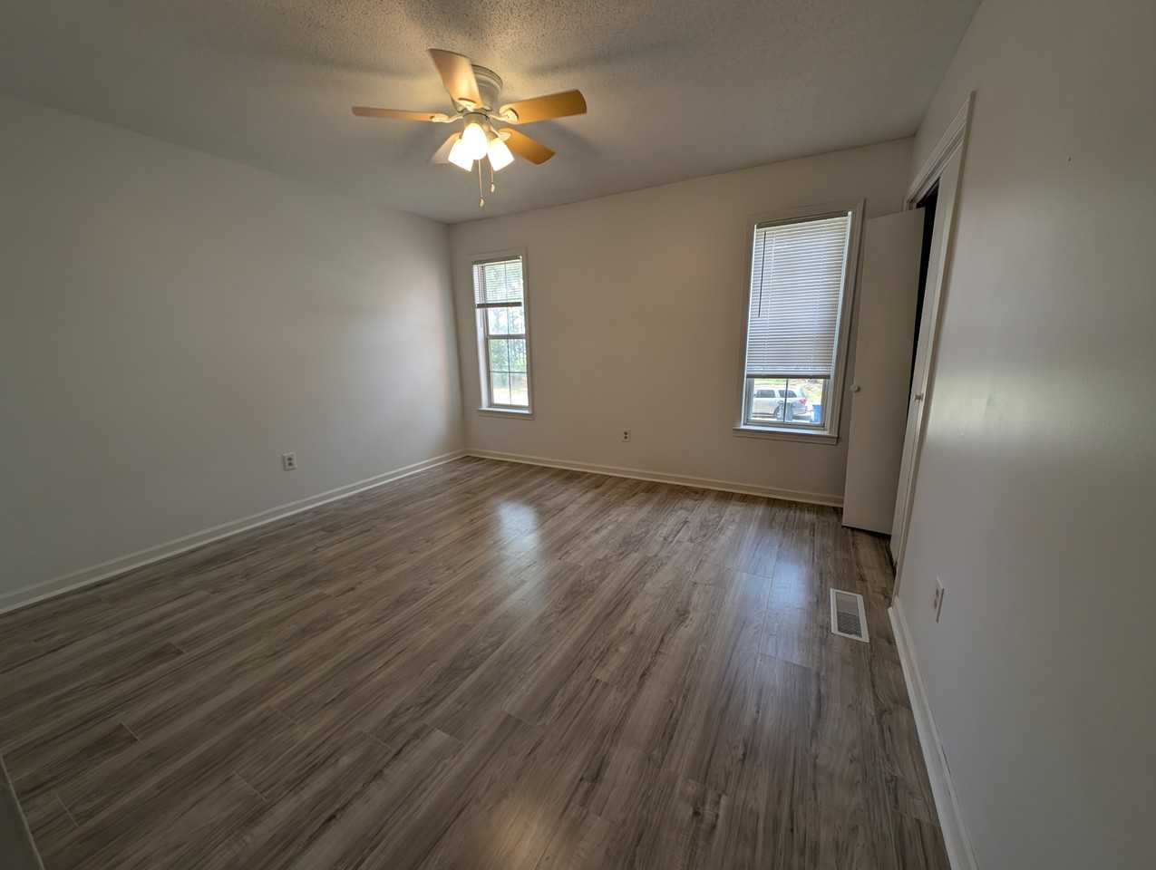 116 Edgefield Rd #1 - Photo 4 of 6
