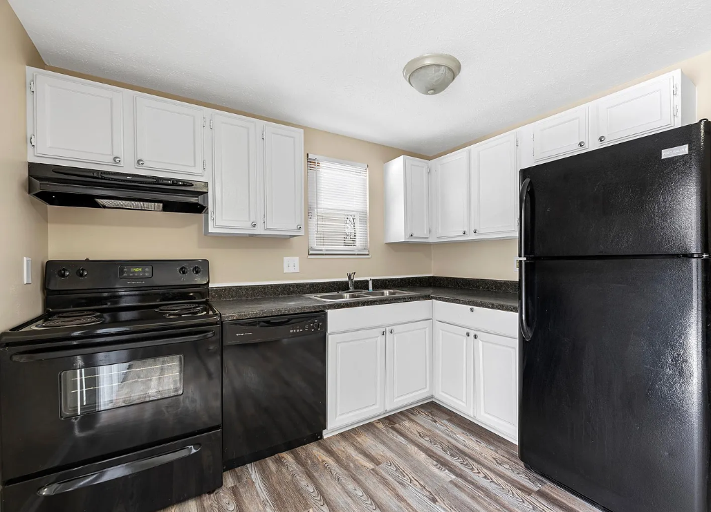 2501 Woodsedge Ct #2513 - Photo 2 of 2