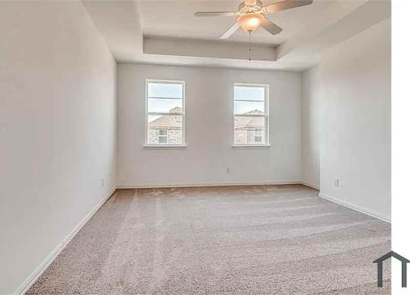 6205 Queens Path - Photo 5 of 15