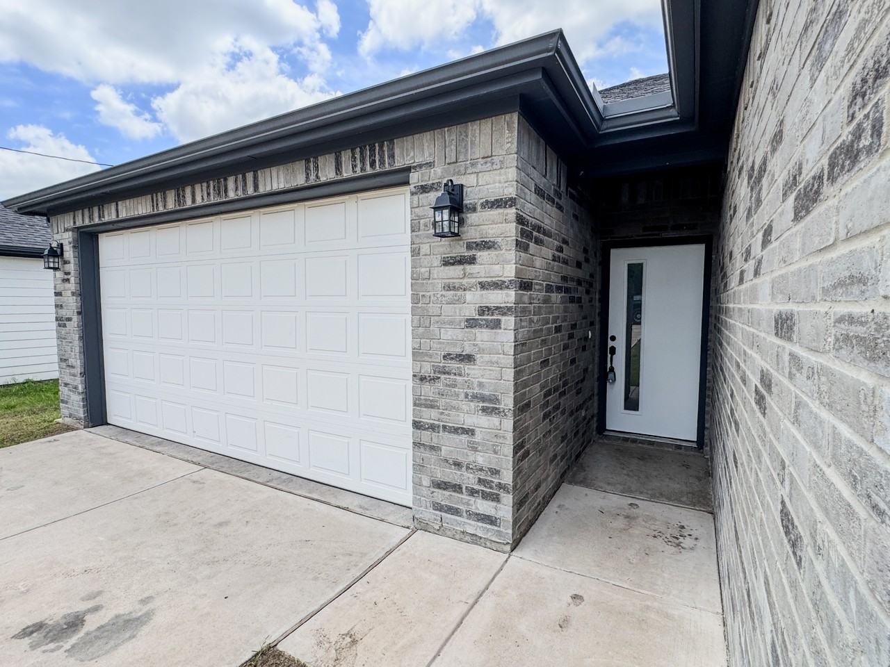 3105 Spencer St - Photo 6 of 20