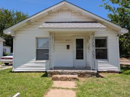featured image of 207 3rd Ave Nw