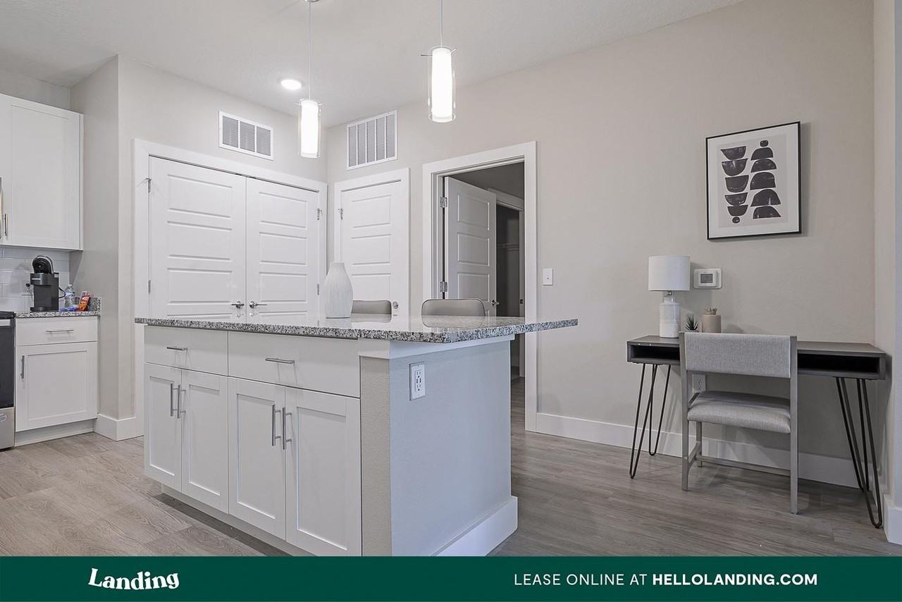 3060 Southcreek Blvd - Photo 2 of 50