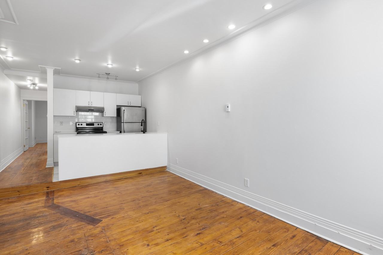2090 Rue Nicolet - Photo 4 of 12