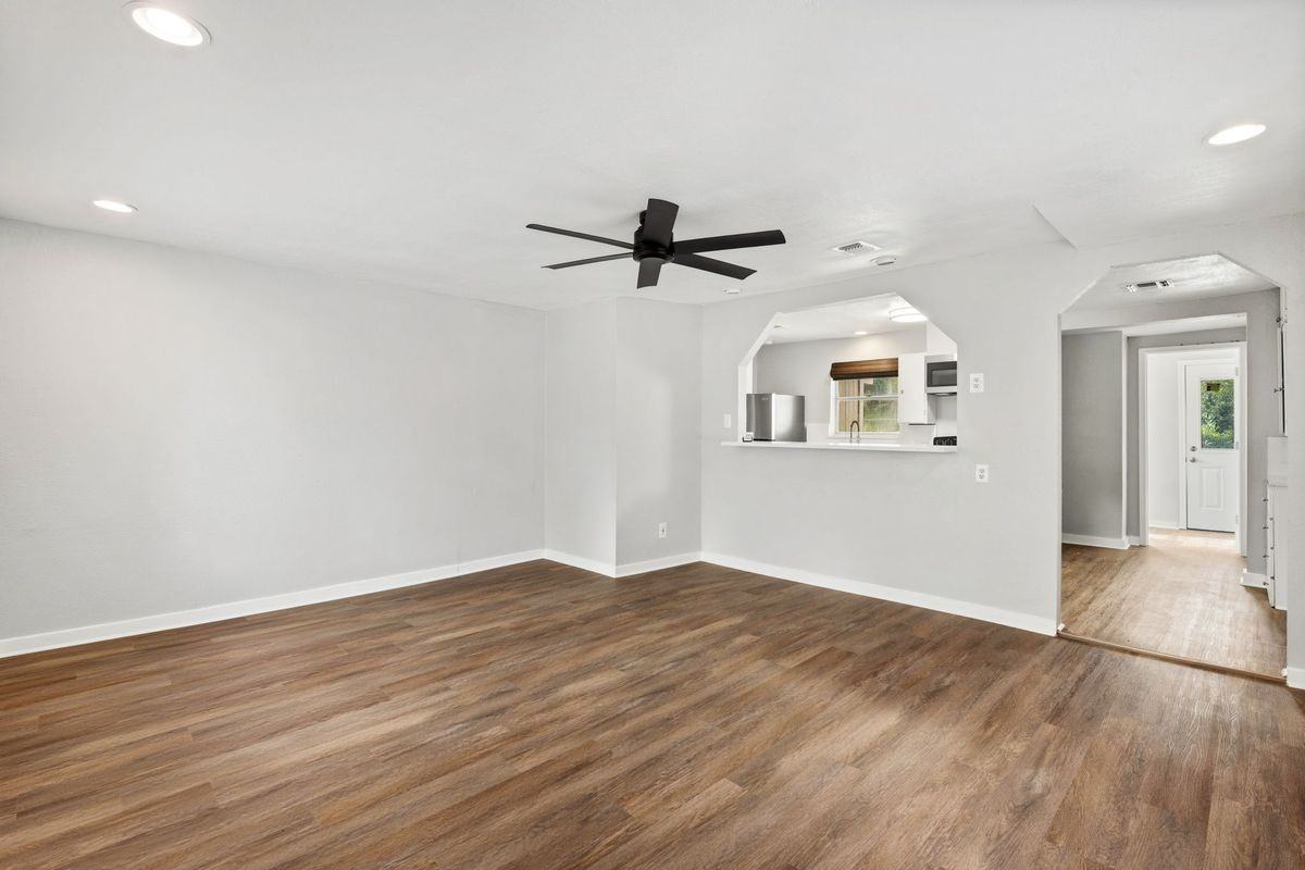 604 W Hollywood Ave ##1 - Photo 7 of 10