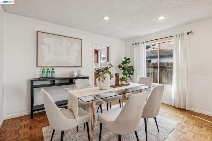 28071 Dobbel Ave - Photo 5 of 23