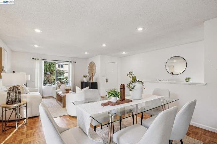 28071 Dobbel Ave - Photo 6 of 23