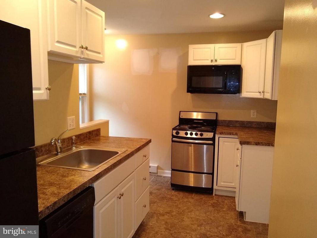 37 N Hellertown Ave ##B - Photo 5 of 7