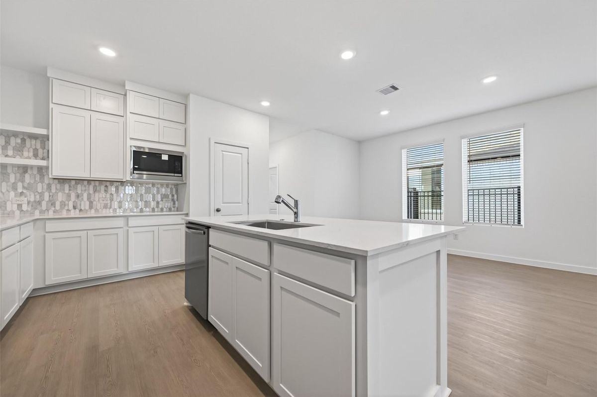27435 Sunterra Village Dr - Photo 3 of 39