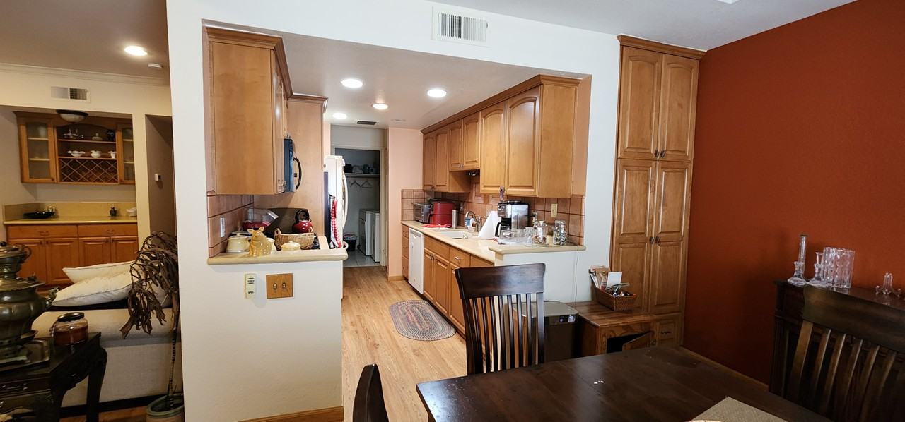 14960 Dickens St - Photo 7 of 28