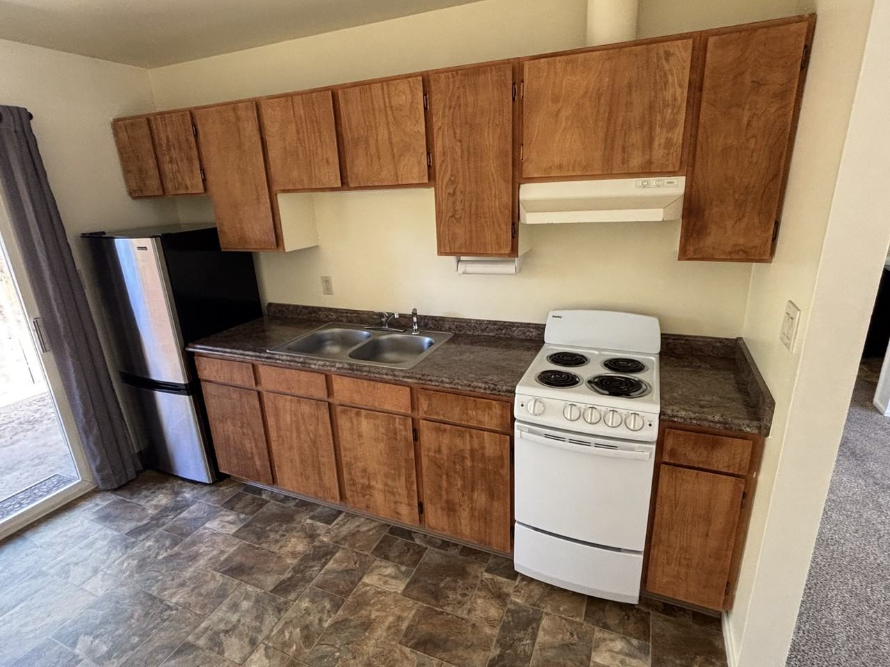 315 3rd St #4 - Photo 3 of 15