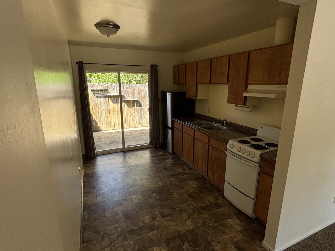 315 3rd St #4 - Photo 4 of 15