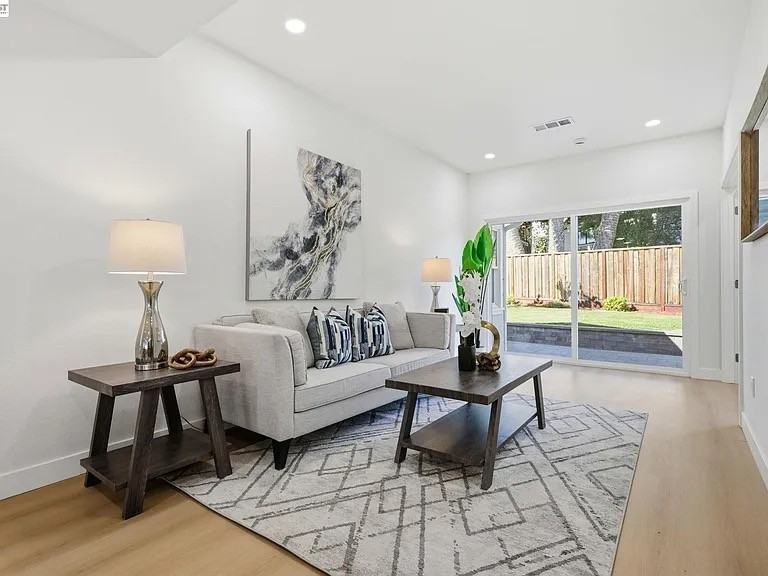 2638 Eaton Avenue #2638 - Photo 5 of 18