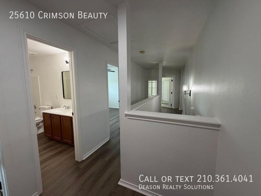 25610 Crimson Beauty - Photo 2 of 32