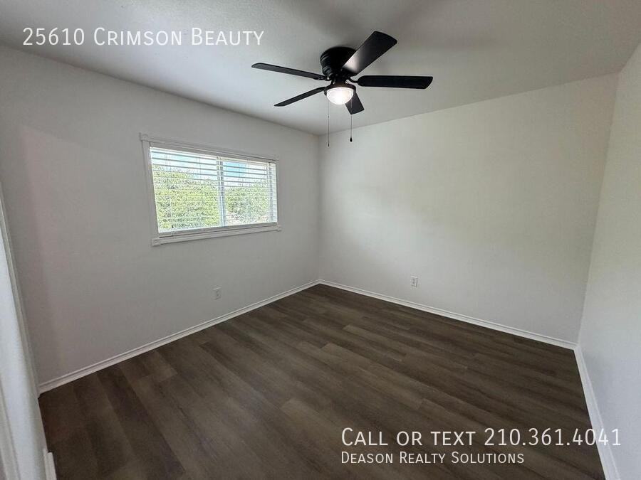 25610 Crimson Beauty - Photo 3 of 32