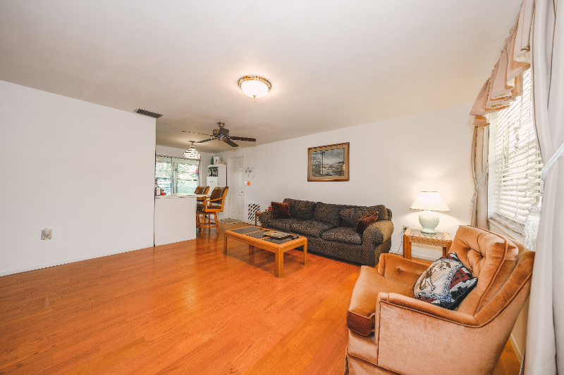 408 Pinewood Ave - Photo 4 of 16