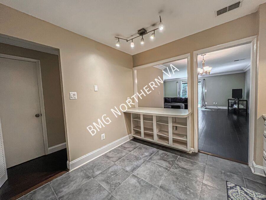 3816B Steppes Ct - Photo 3 of 38