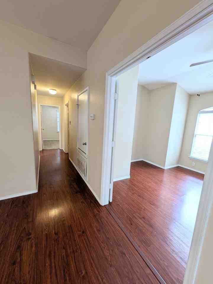 823 Sugar Brook Dr - Photo 3 of 13