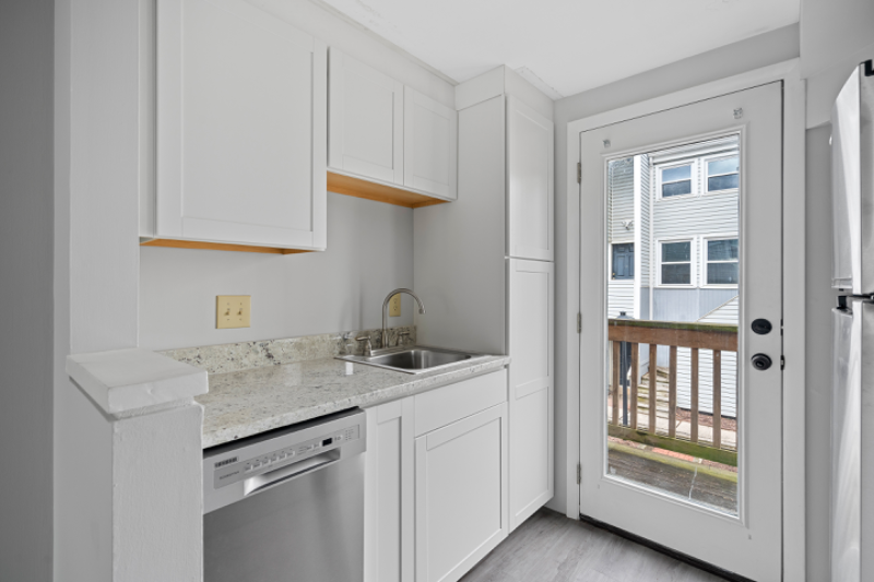 721 N Poplar St #8 - Photo 3 of 13