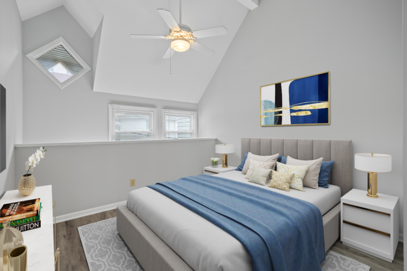 721 N Poplar St #8 - Photo 4 of 13
