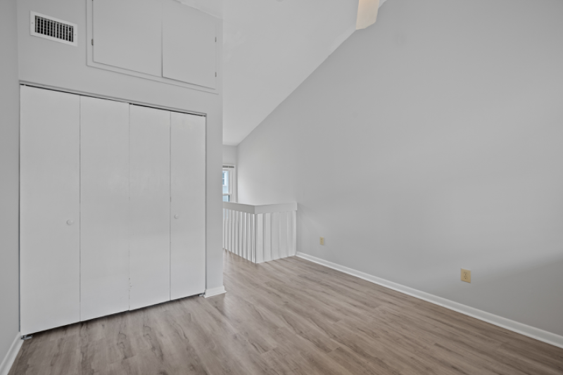 721 N Poplar St #8 - Photo 7 of 13