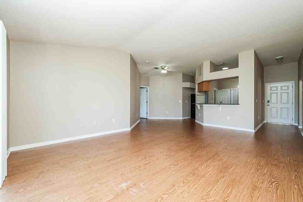 12008 Butler Woods Cir - Photo 4 of 16