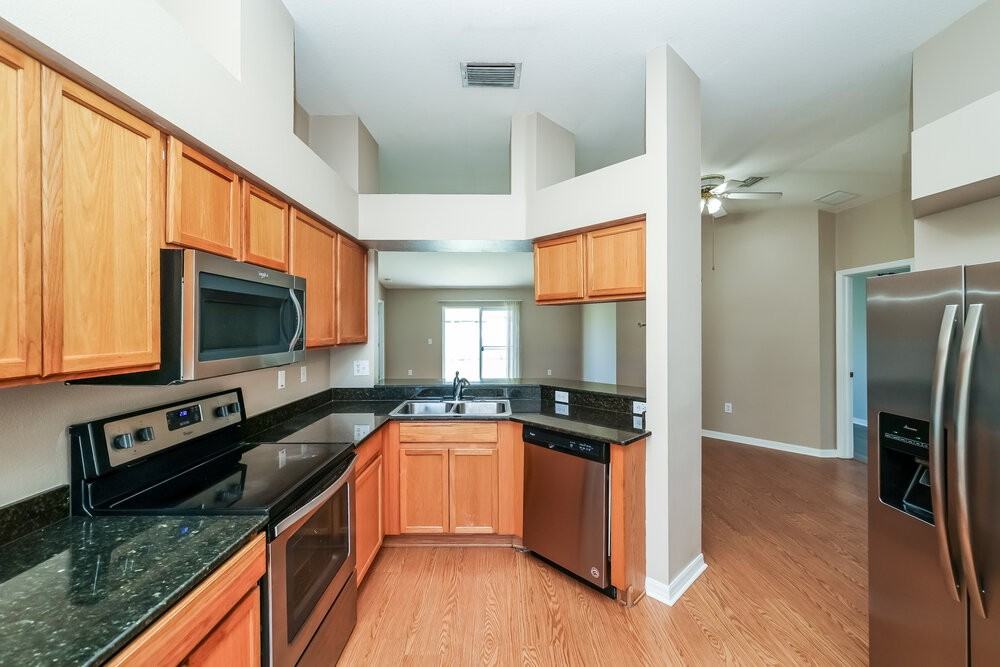 12008 Butler Woods Cir - Photo 6 of 16