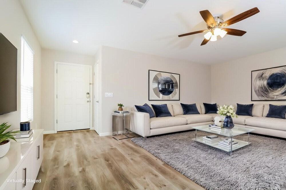 10043 N 115th Dr - Photo 4 of 19