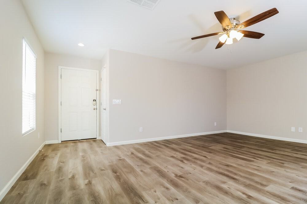 10043 N 115th Dr - Photo 5 of 19