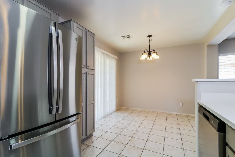 10043 N 115th Dr - Photo 7 of 19