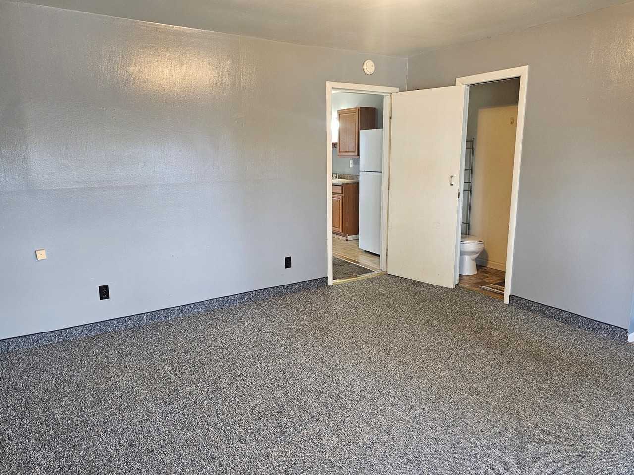 2006 Ashmun St #1 - Photo 6 of 10