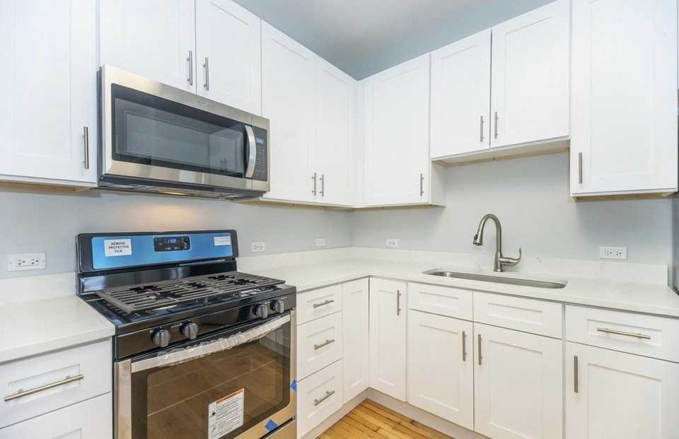 5422 W Wrightwood Ave #1 - Photo 2 of 7