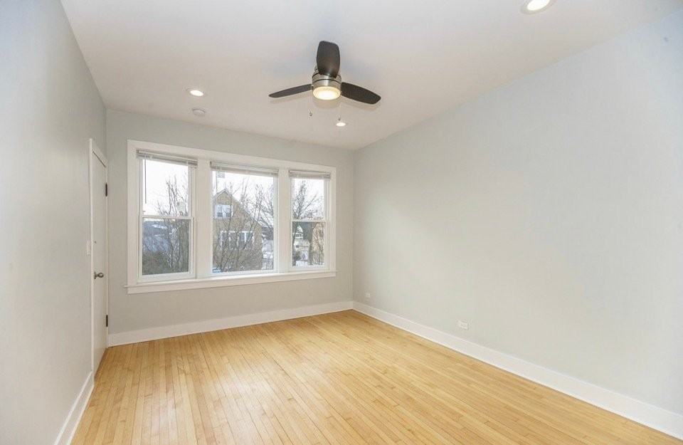 5422 W Wrightwood Ave #1 - Photo 4 of 7