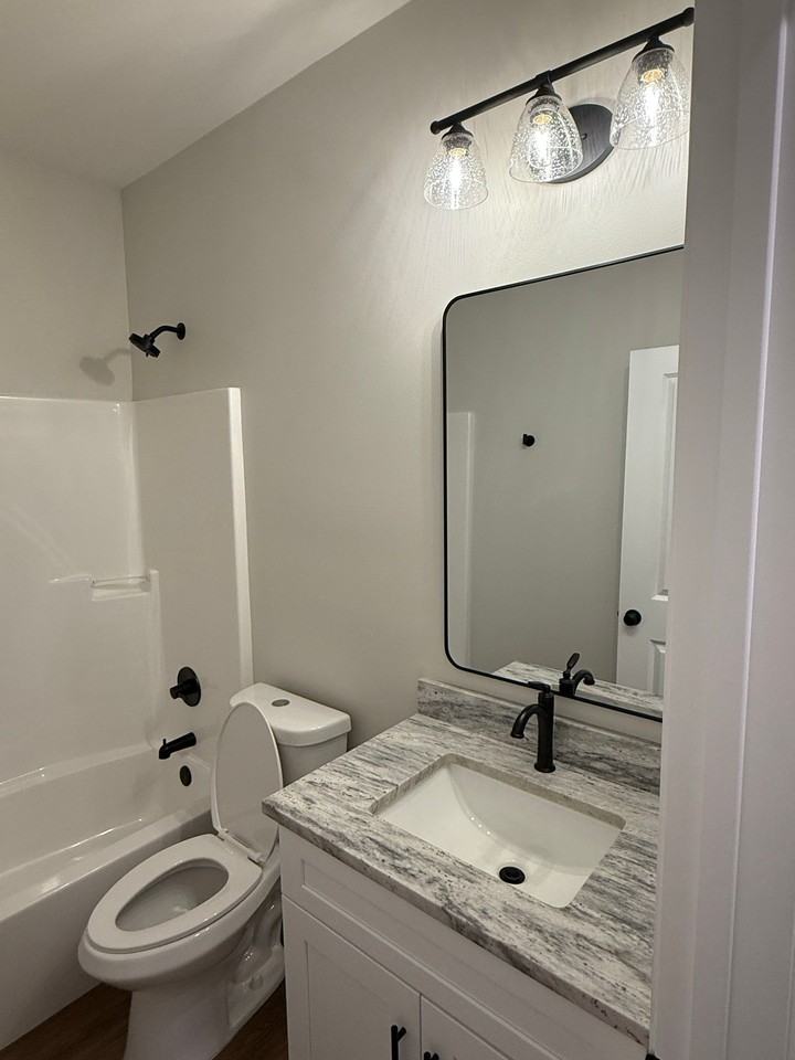 209 Hoover Dr #A - Photo 6 of 11