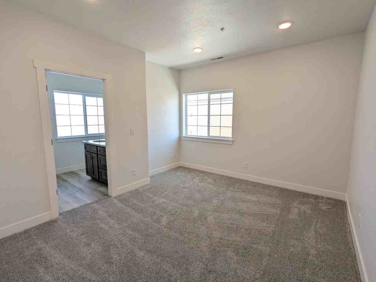 1561 Nw #202 - Photo 4 of 23