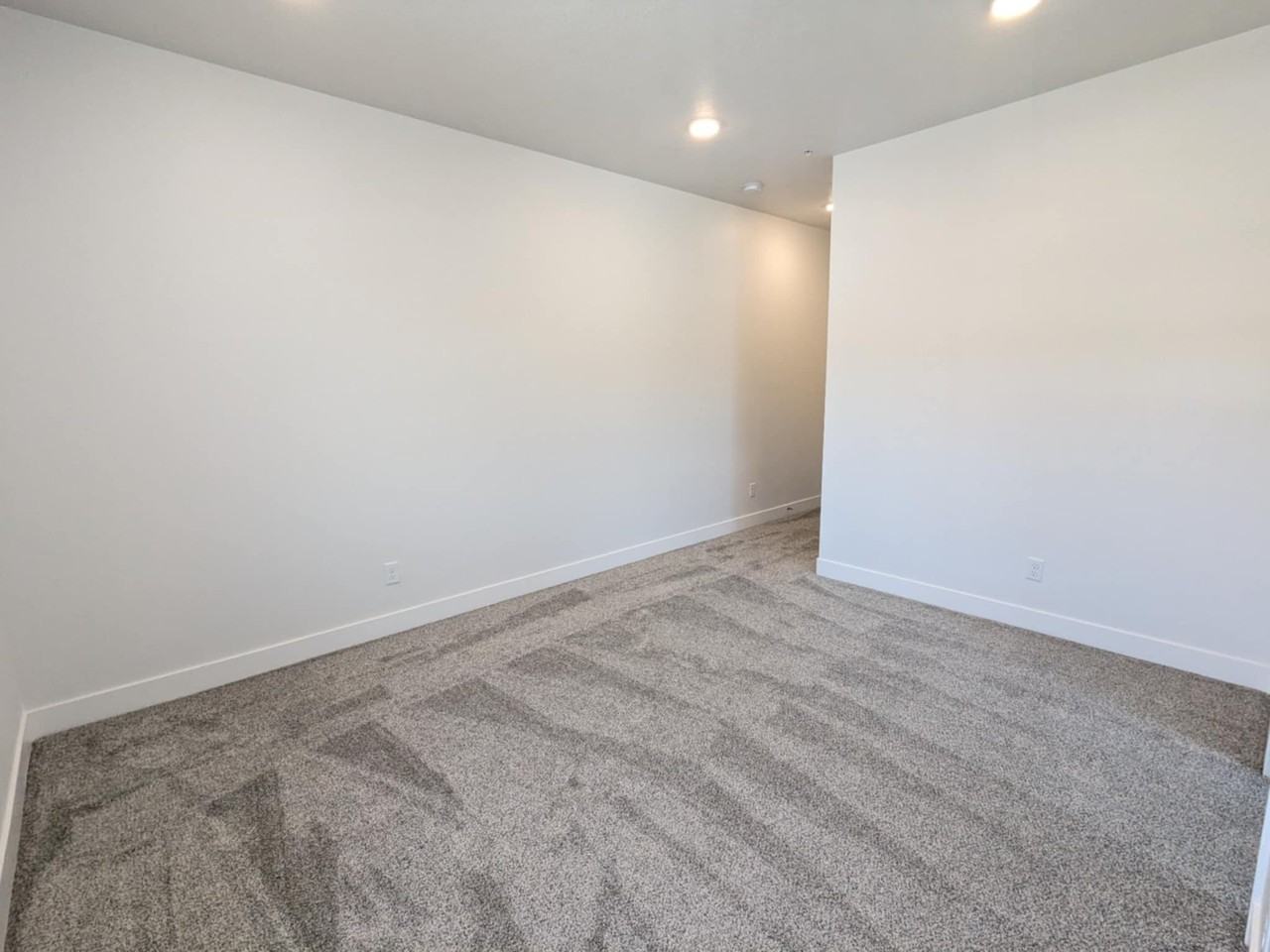 1561 Nw #202 - Photo 5 of 23